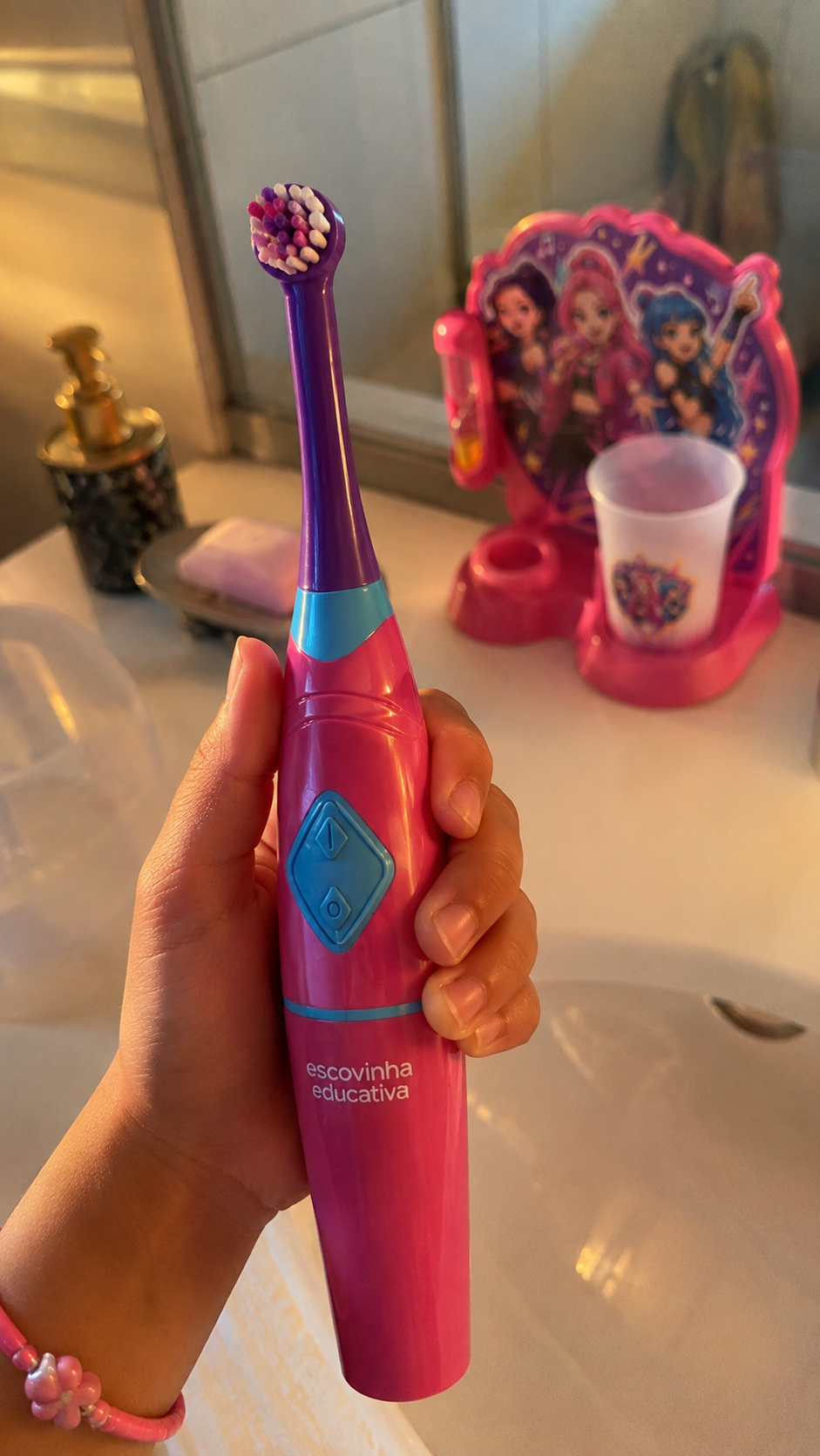 Foto de avaliação de cliente 3 com o kit Escovinha Educativa